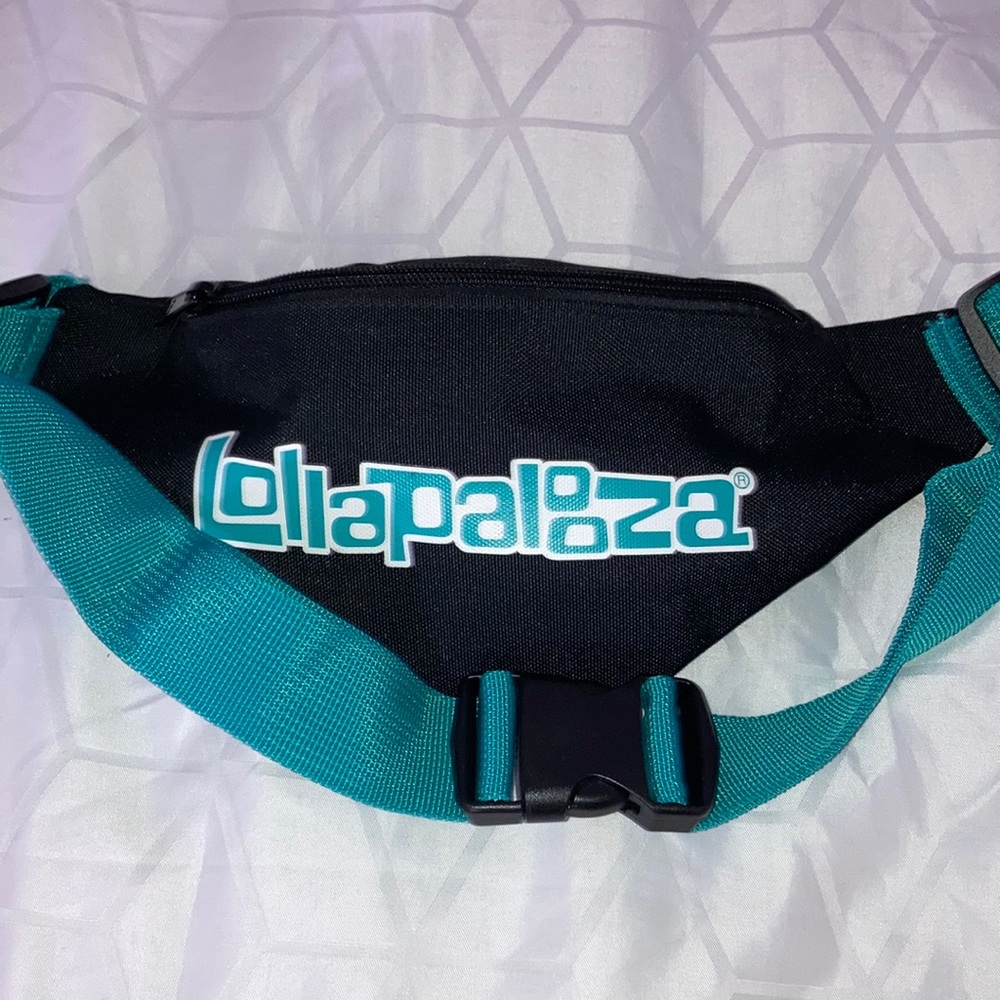 ***SOLD*** 90s Vintage Lollapalooza Fanny pack